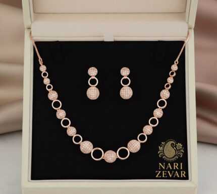 Elegant Circle-Cut Necklace Set