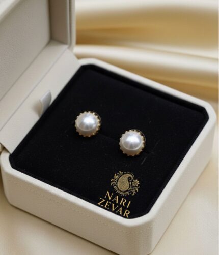 Classic Pearl Studs